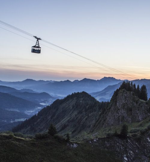 Walmendingerhorn Sonnenaufgang Walmendingerhornbahn Bergbahn @Carolin Schratt(3).jpg